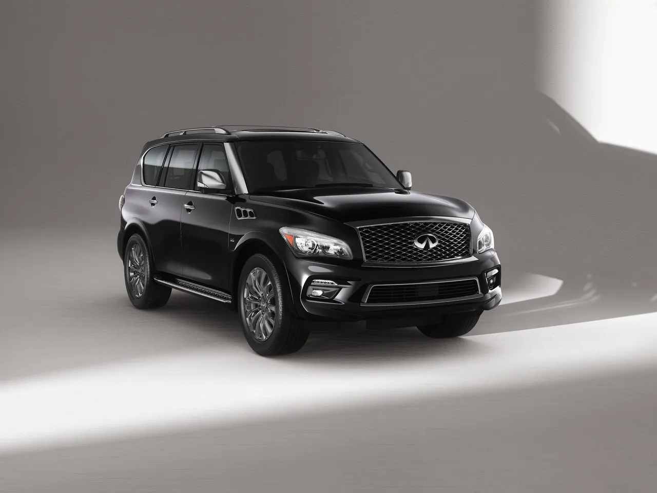 Infiniti QX80 (2015)