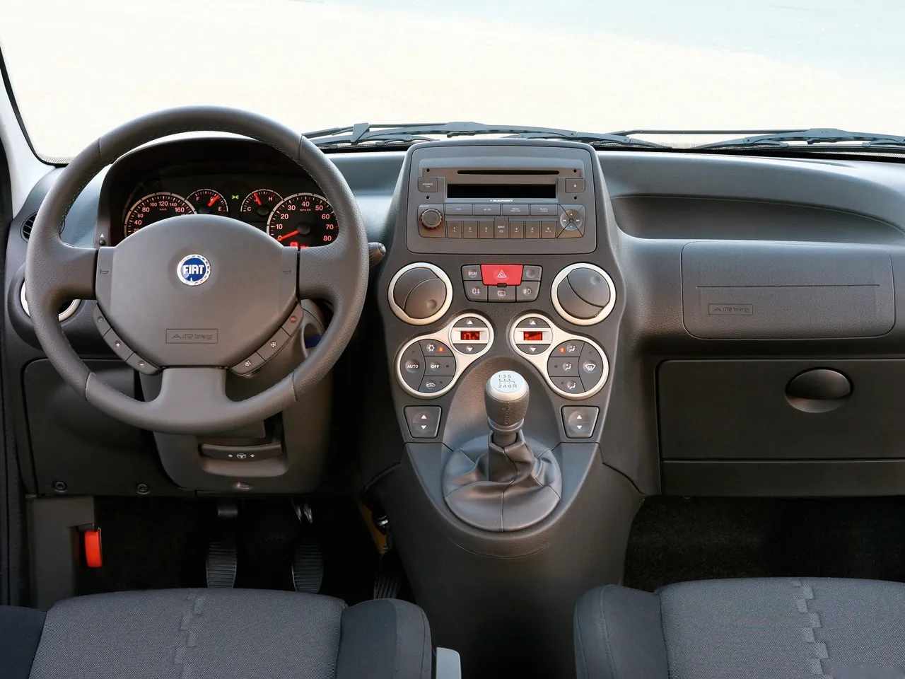 Fiat Panda 100HP (2007) – interiér