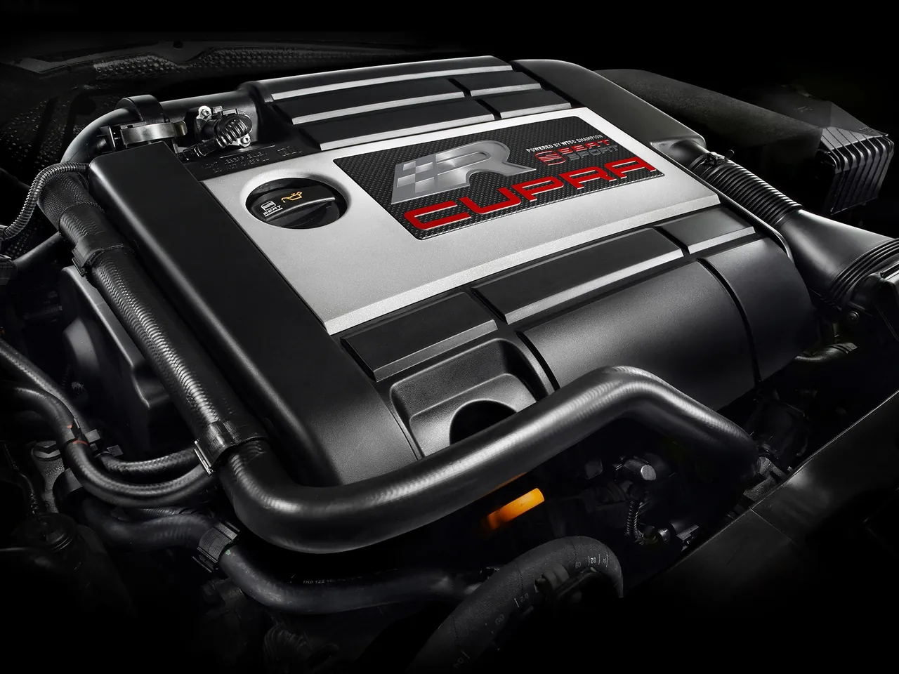 Seat Leon Cupra R (2010) – motorový prostor