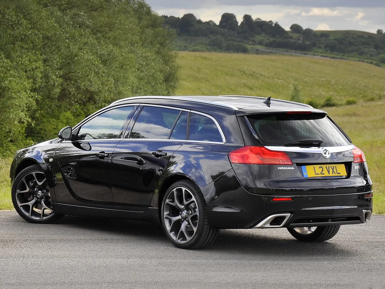 Vauxhall Insignia VXR Sports Tourer (2010) – zadní tříčtvrteční pohled