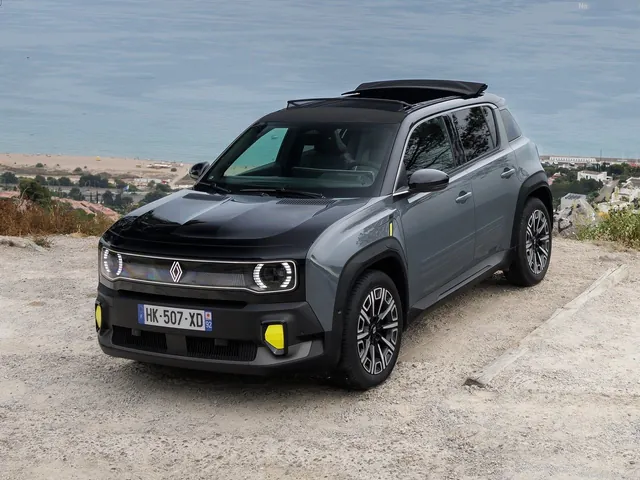Renault 4 E-Tech Plein Sud (2026)