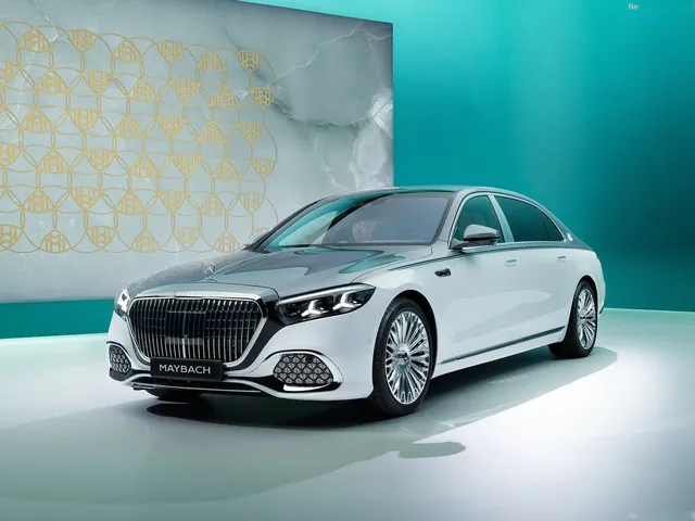 Mercedes-Benz S-Class Maybach (2027)