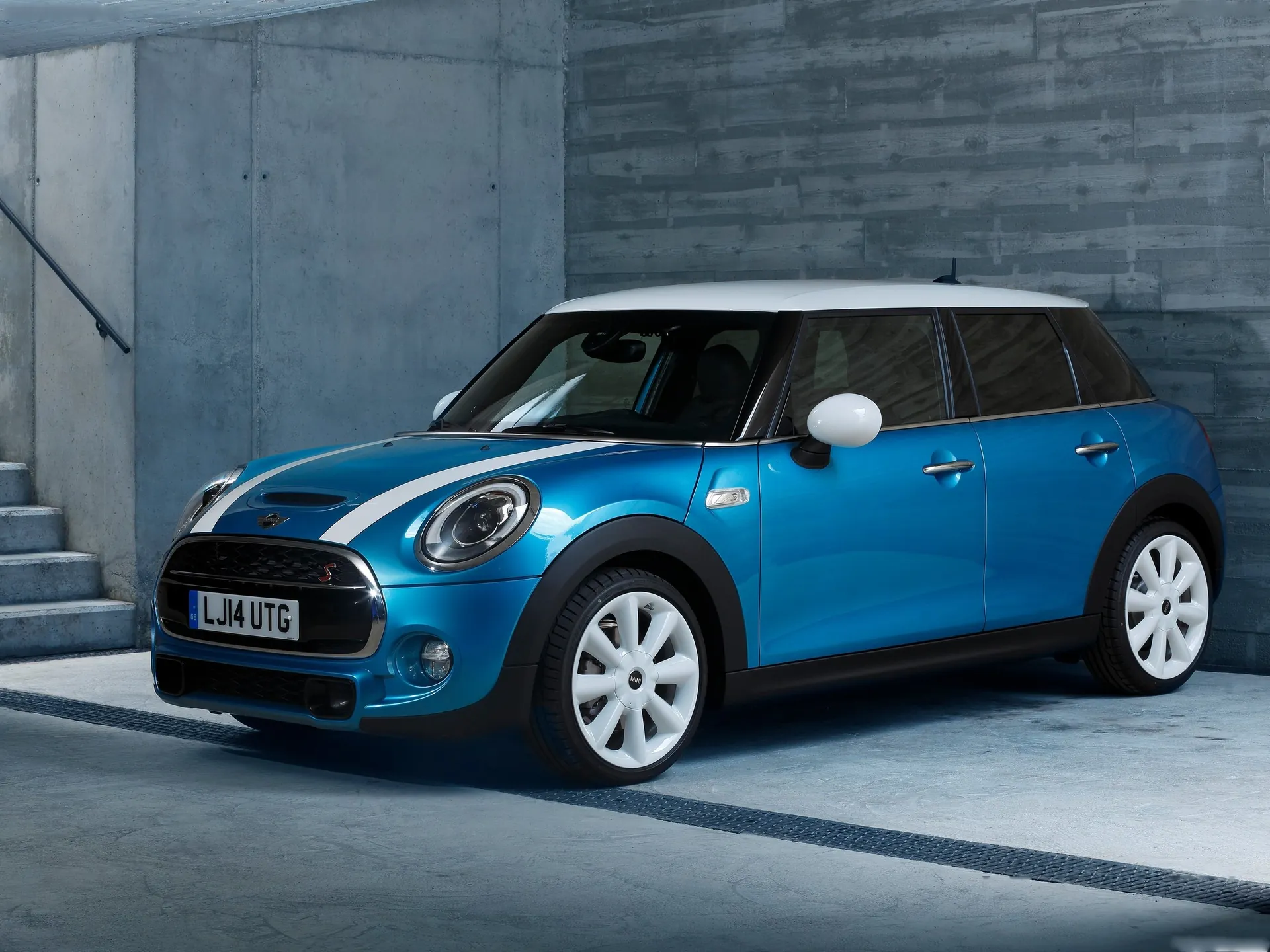 Mini Cooper 5-door (2015)