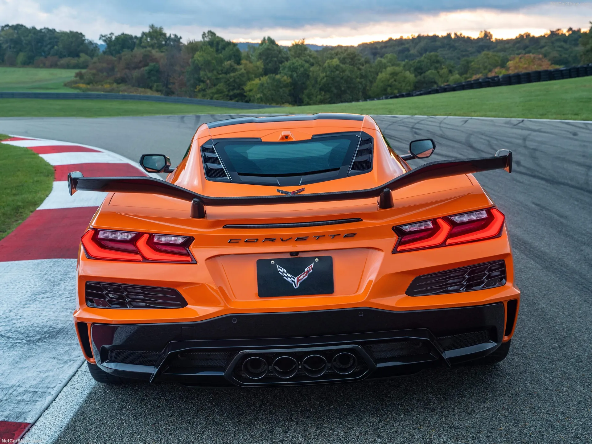 Chevrolet Corvette Z06 (2023) – zezadu