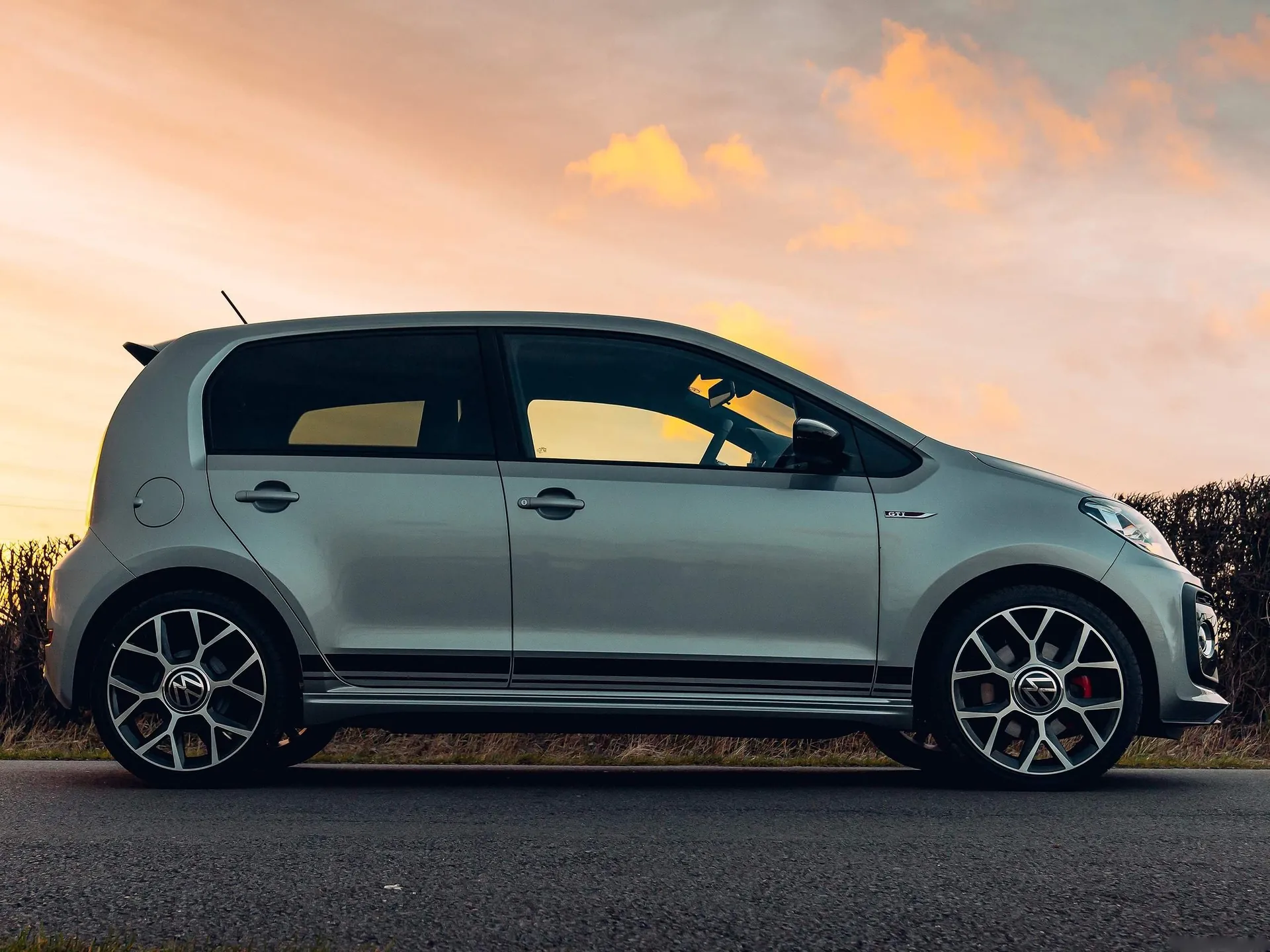 Volkswagen Up GTI [UK] (2020) - Side Profile