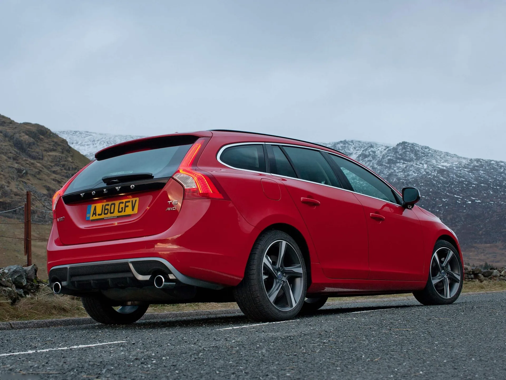 Volvo V60 R-Design (2011) – zadní tříčtvrteční pohled
