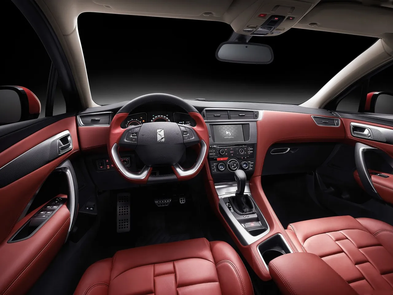 DS 4S (2017) – interiér