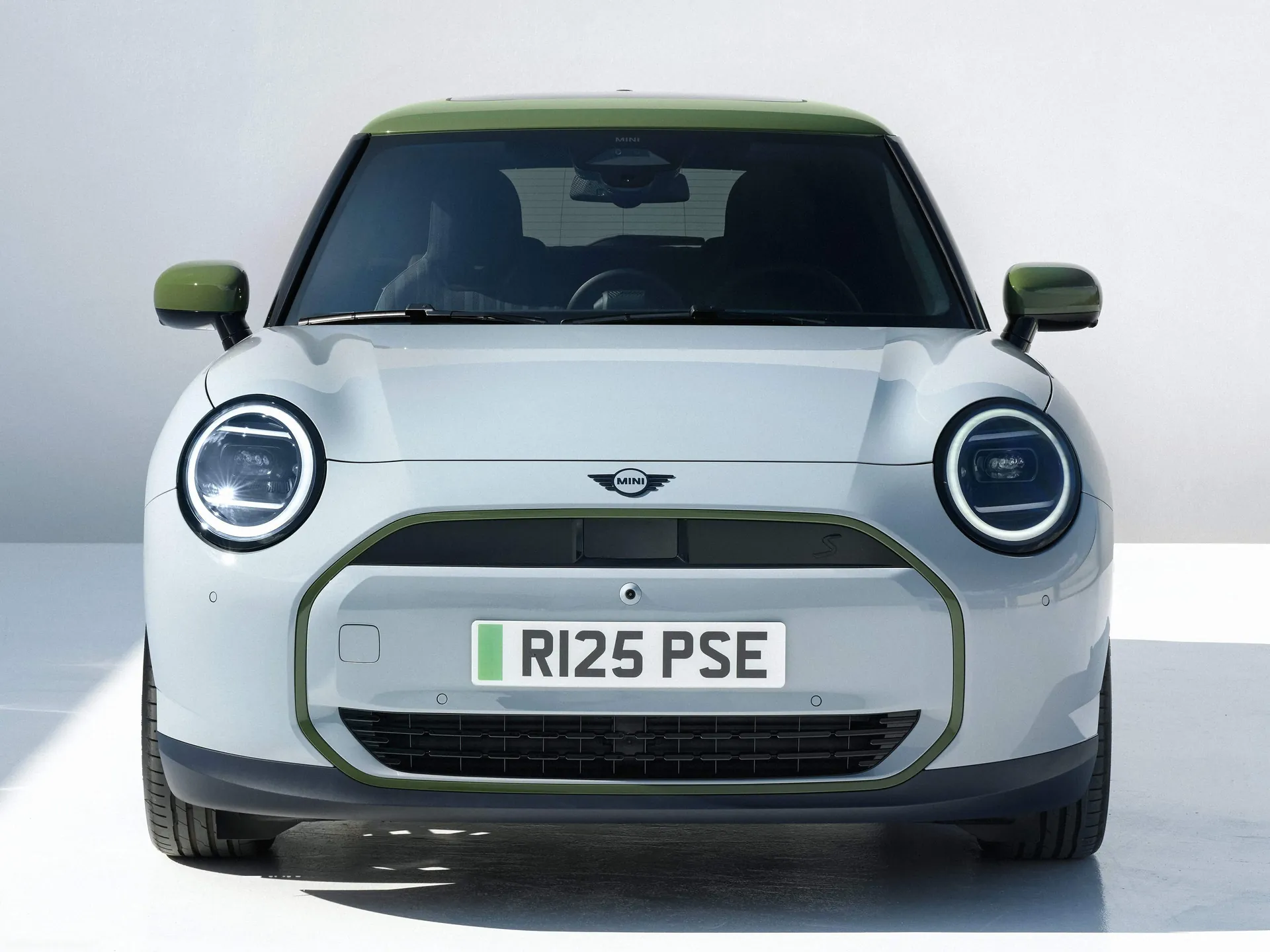 Mini Paul Smith Edition (2026) – zepředu