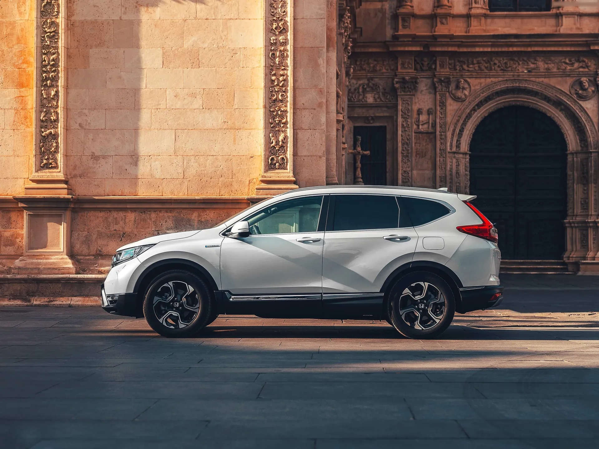Honda CR-V Hybrid [EU] (2019) – boční profil