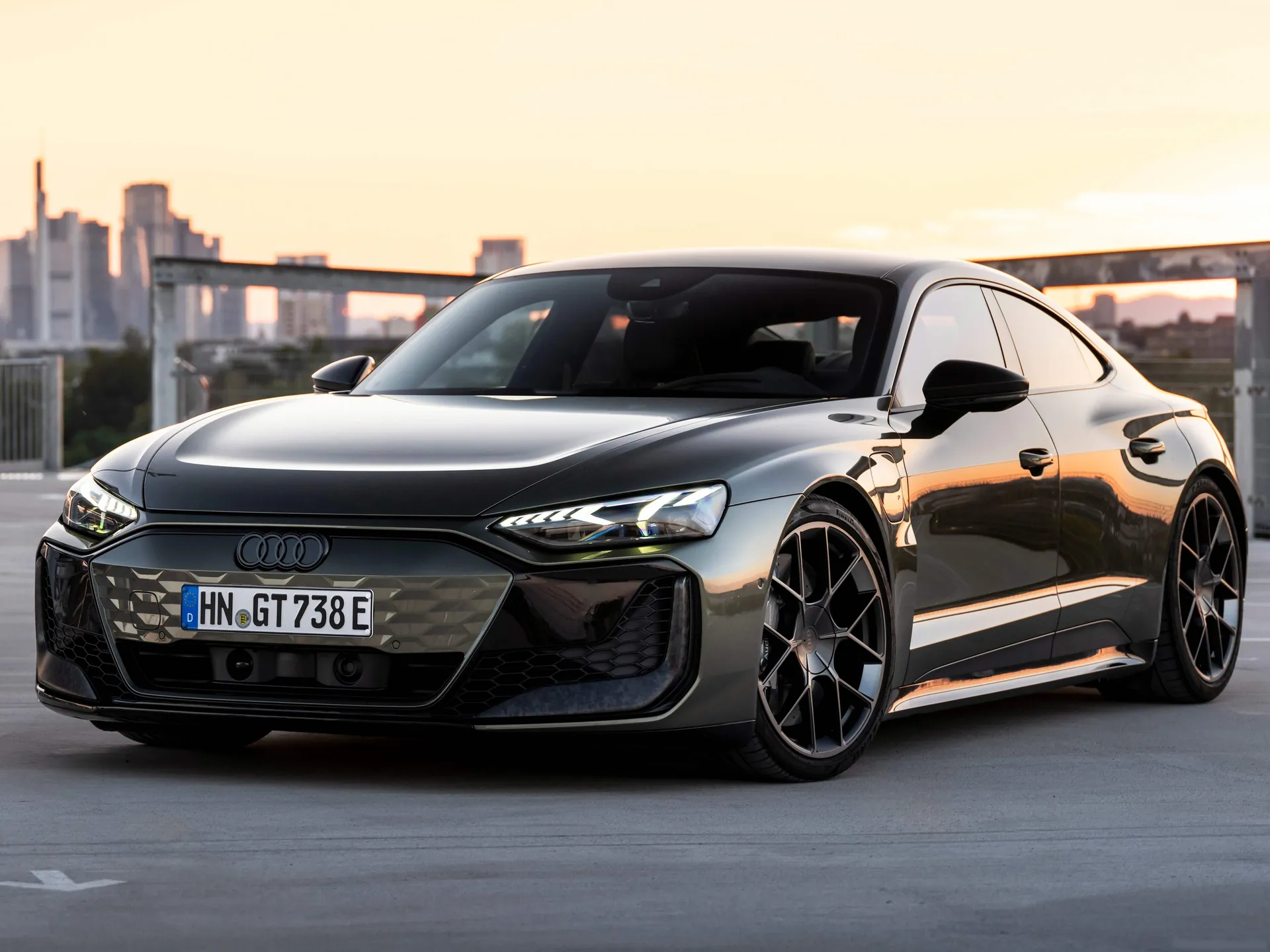 Audi RS e-tron GT performance (2025)