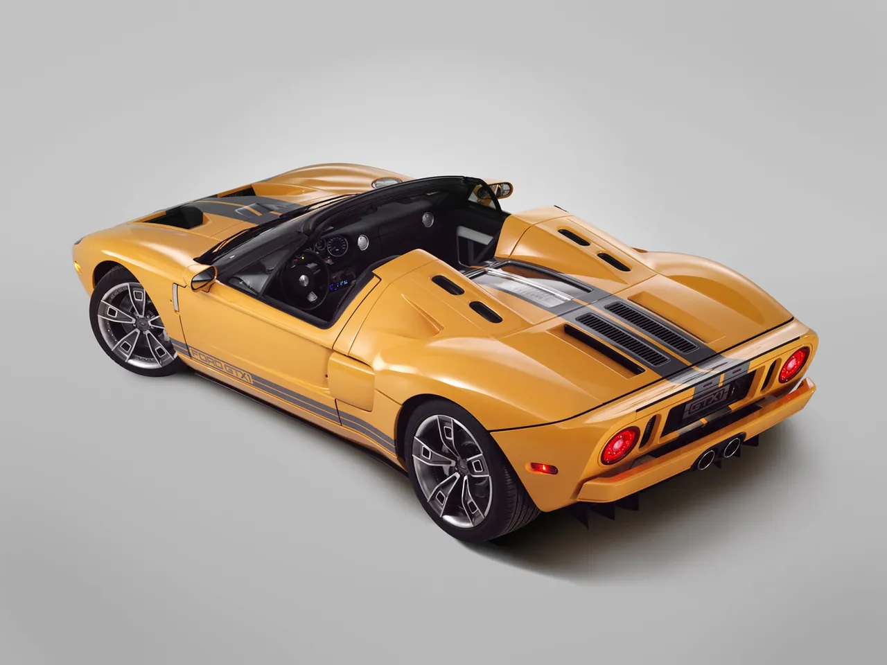 Ford GTX1 Roadster (2005) – zadní tříčtvrteční pohled