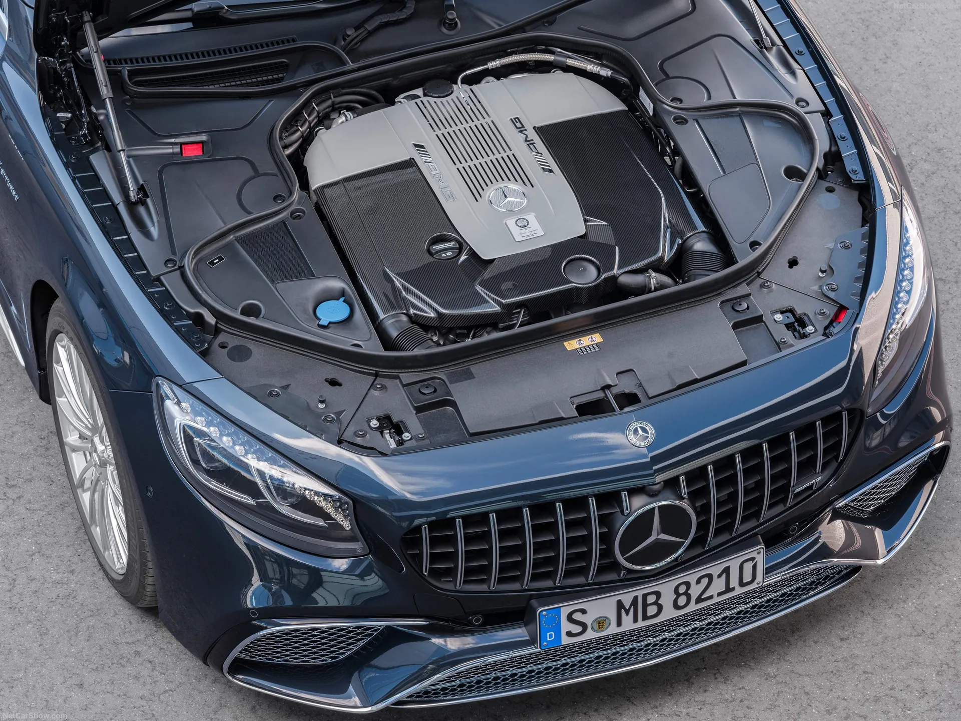 Mercedes-Benz S65 AMG Cabriolet (2018) – motorový prostor