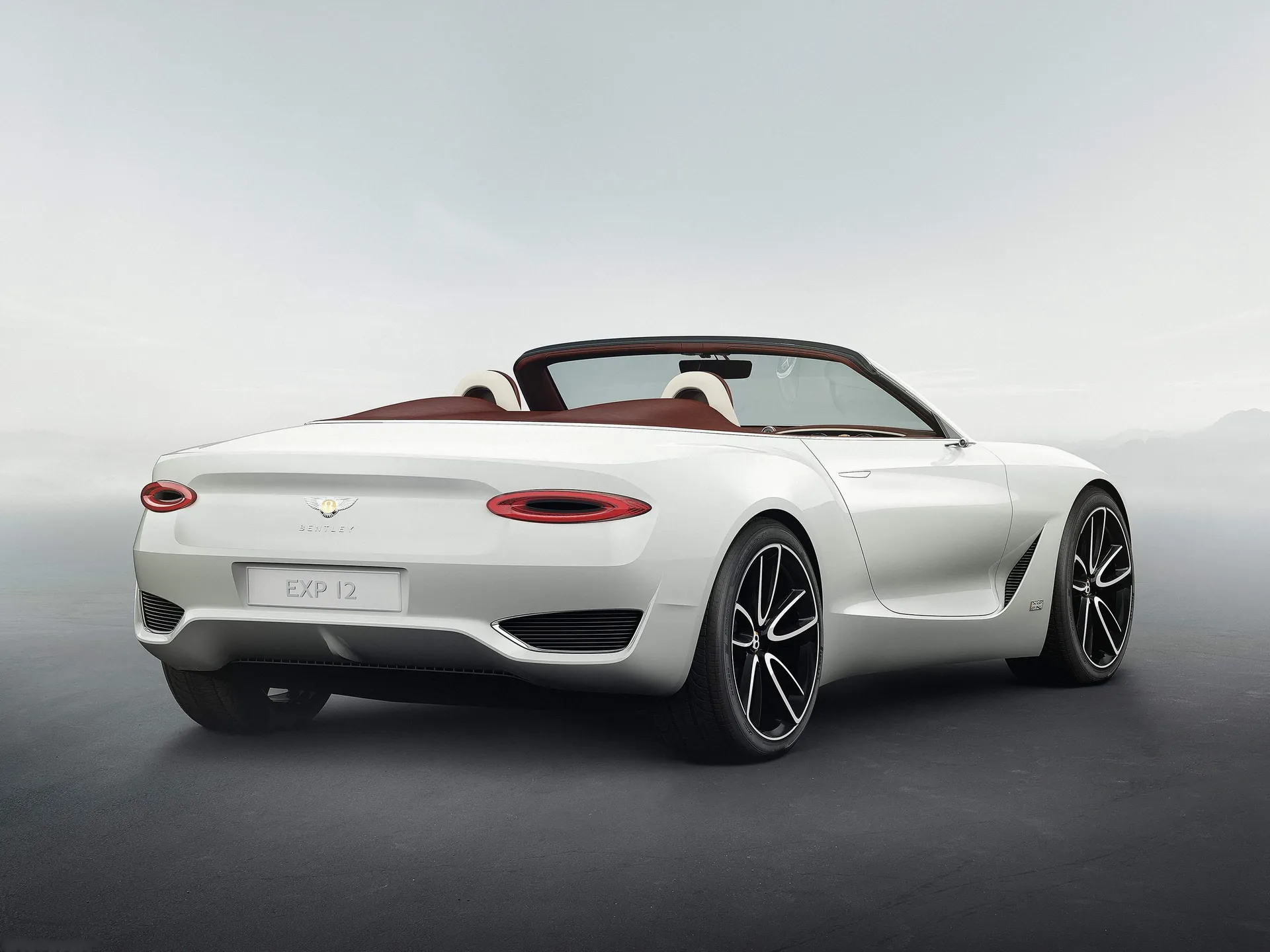Bentley EXP 12 Speed 6e Concept (2017) – zadní tříčtvrteční pohled