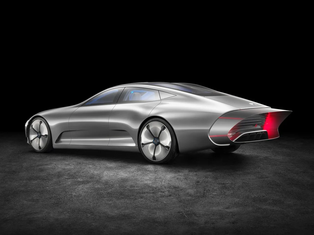 Mercedes-Benz IAA Concept (2015) – zadní tříčtvrteční pohled