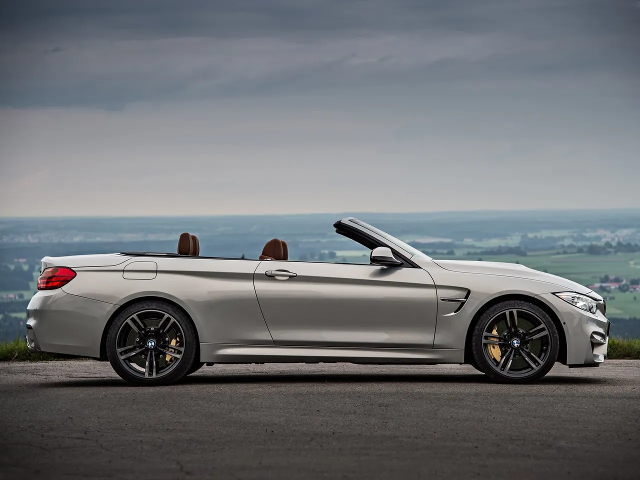 BMW M4 Convertible (2015) – boční profil