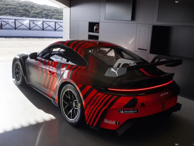 Porsche 911 GT4 R (2027)