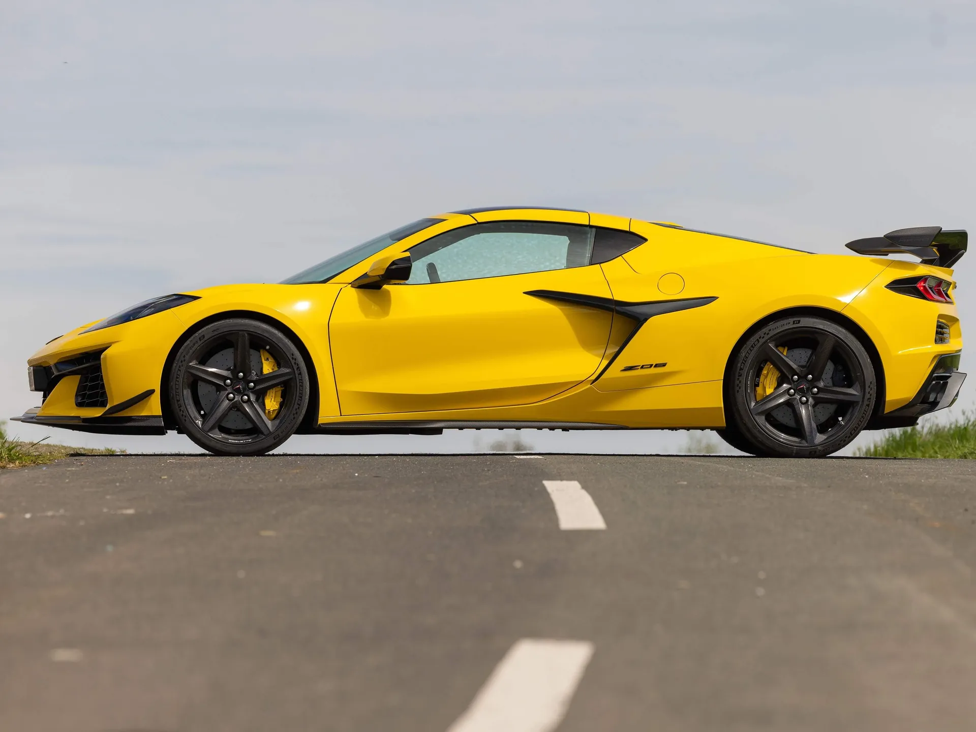 Chevrolet Corvette Z06 [EU] (2026) – boční profil