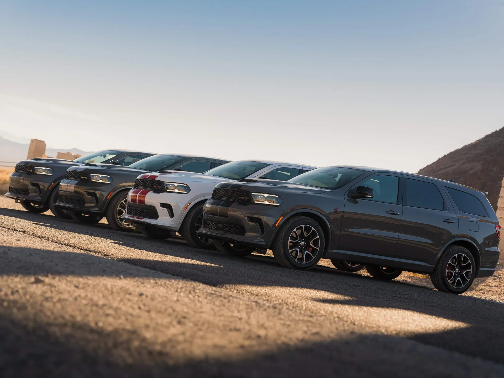 Dodge Durango SRT Hellcat Jailbreak (2026) – skupinový snímek