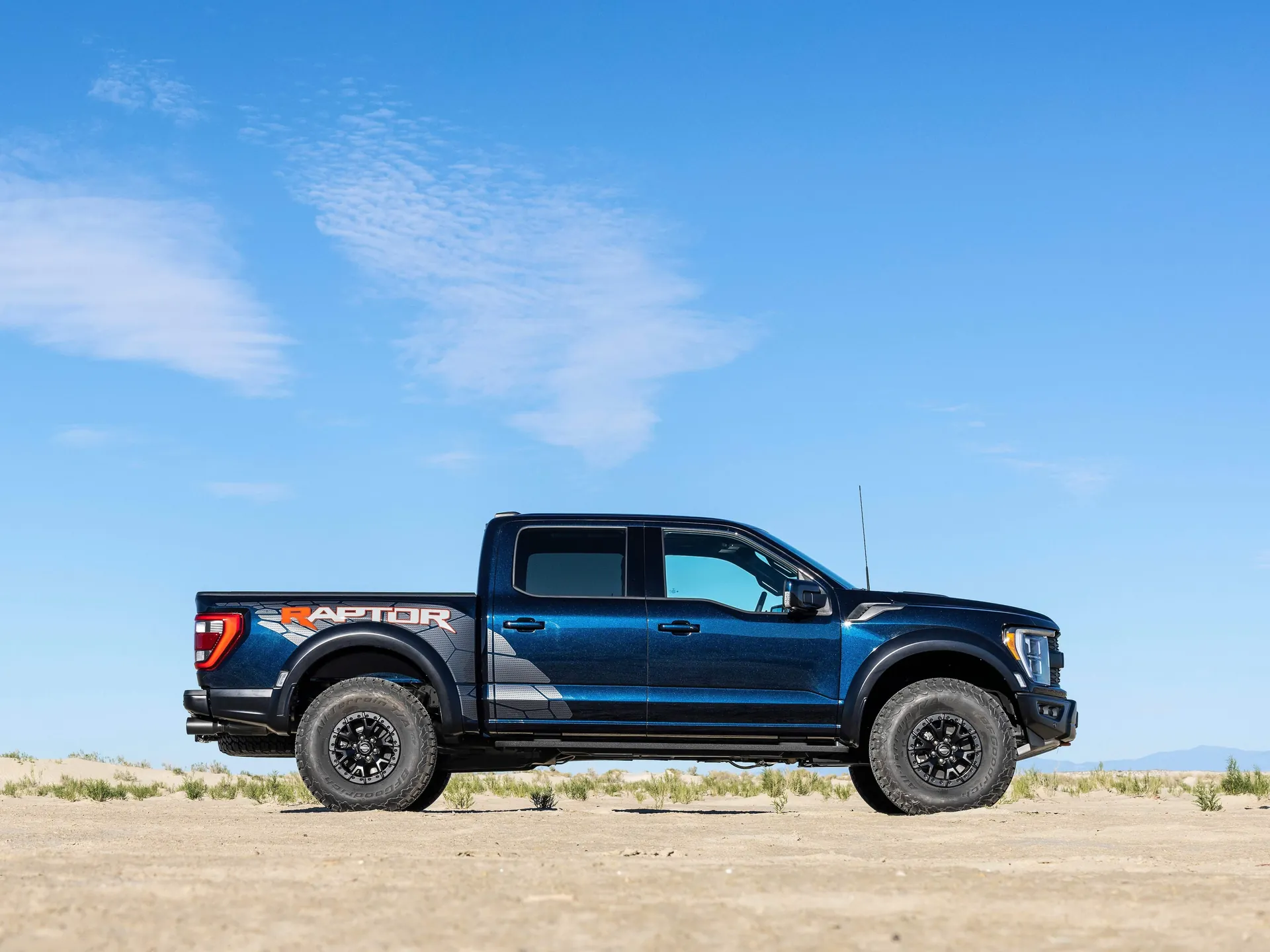 Ford F-150 Raptor R (2023) – boční profil