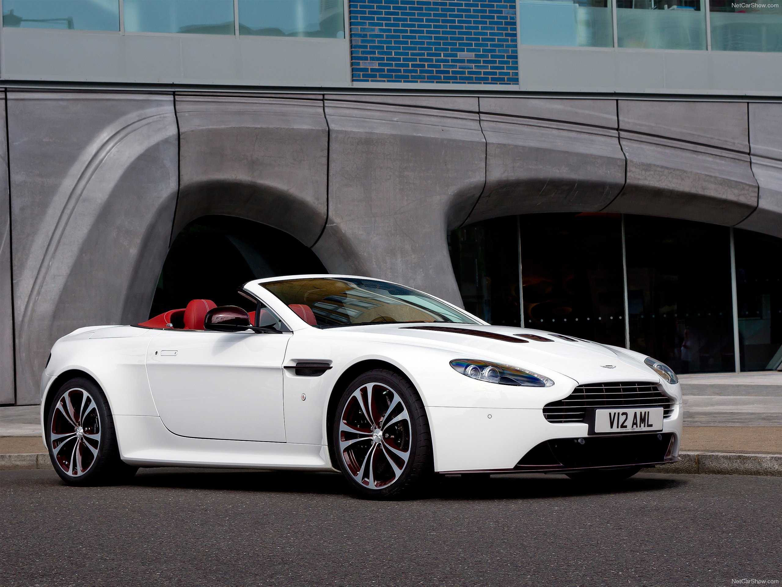 Aston Martin V12 Vantage Roadster (2013)