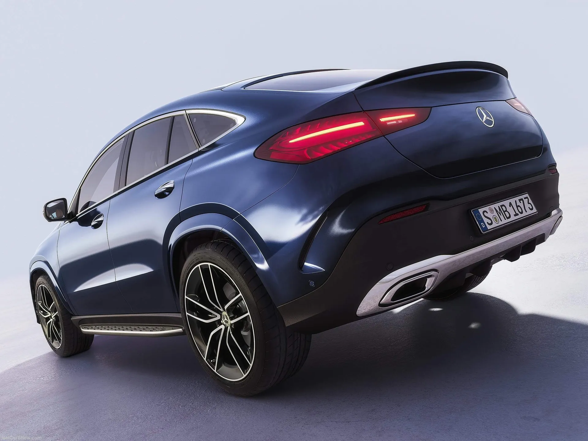 Mercedes-Benz GLE Coupe (2024) - Rear Three-Quarter