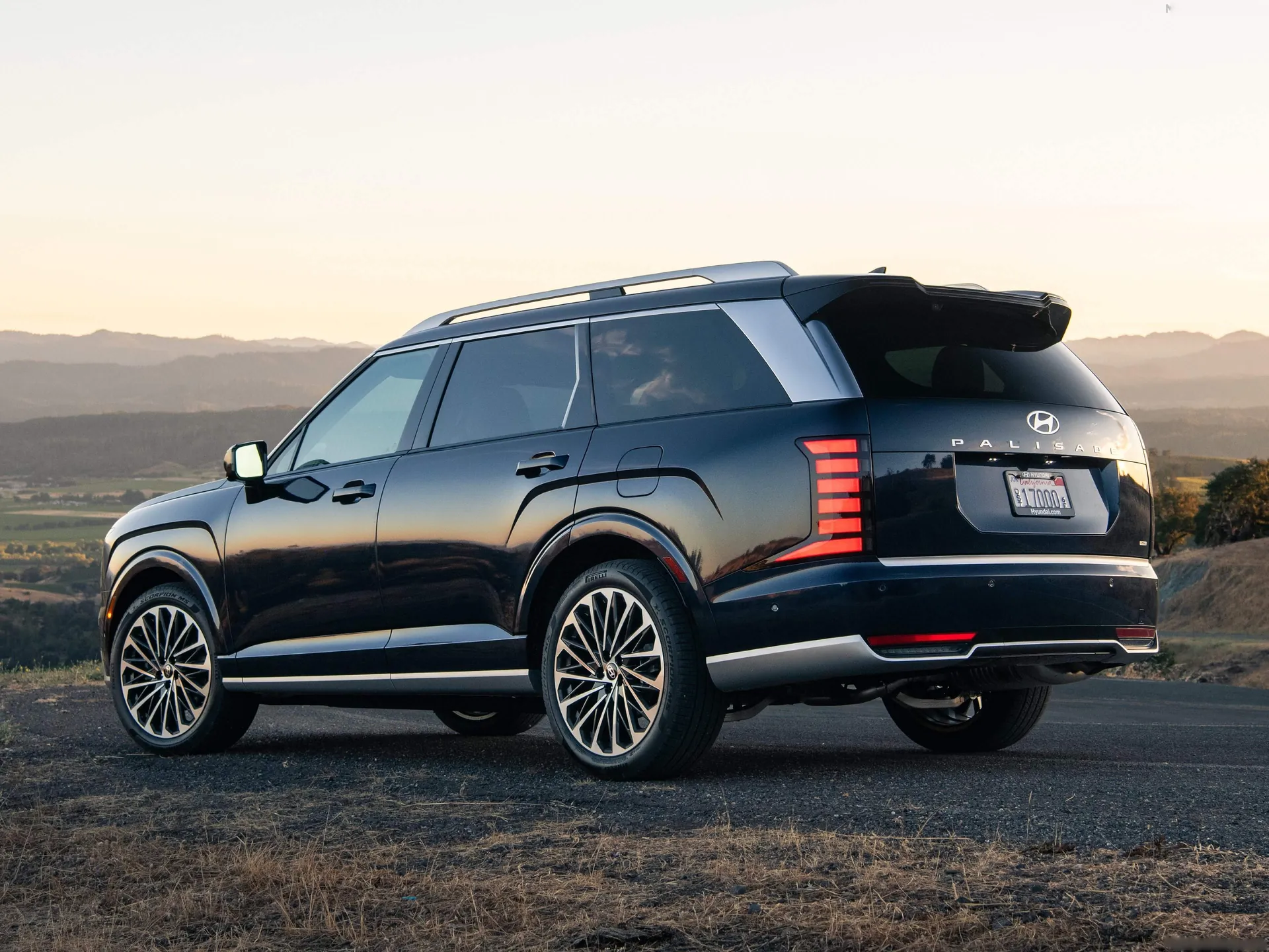 Hyundai Palisade (2026) - Rear Three-Quarter
