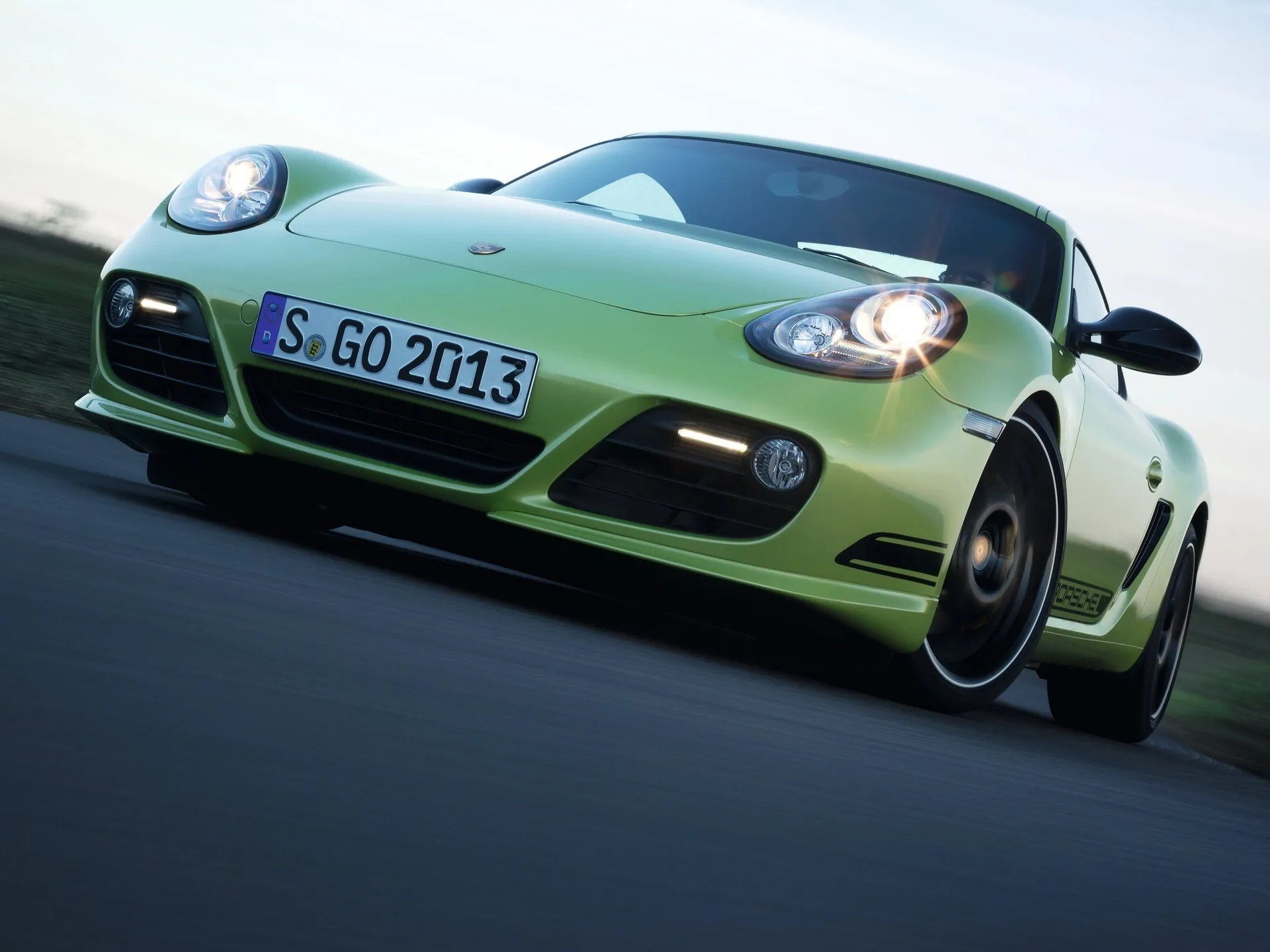 Porsche Cayman R (2011)