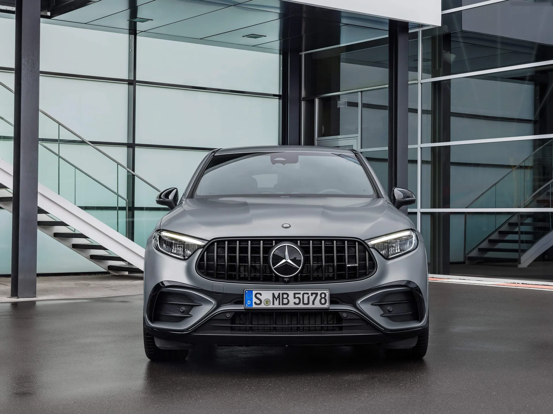 Mercedes-Benz GLC63 S AMG E Performance Coupe (2024) - Front