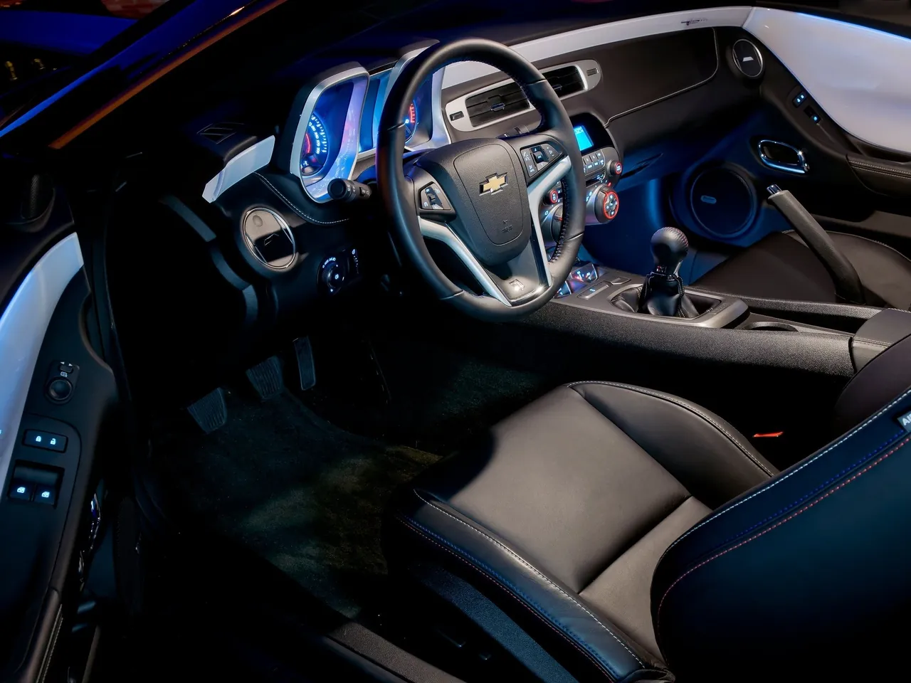 Chevrolet Camaro [EU] (2012) – interiér
