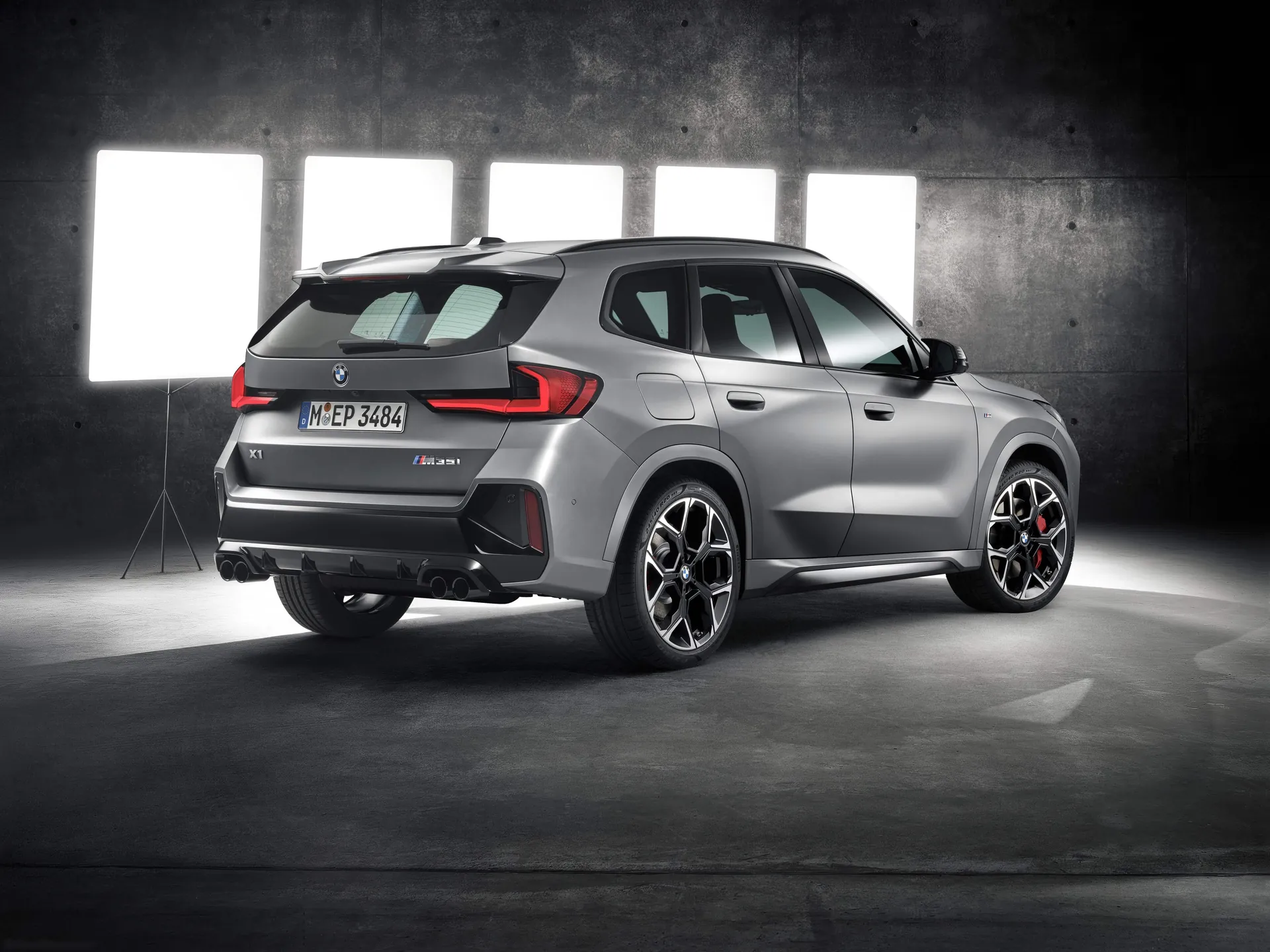 BMW X1 M35i (2024) – zadní tříčtvrteční pohled