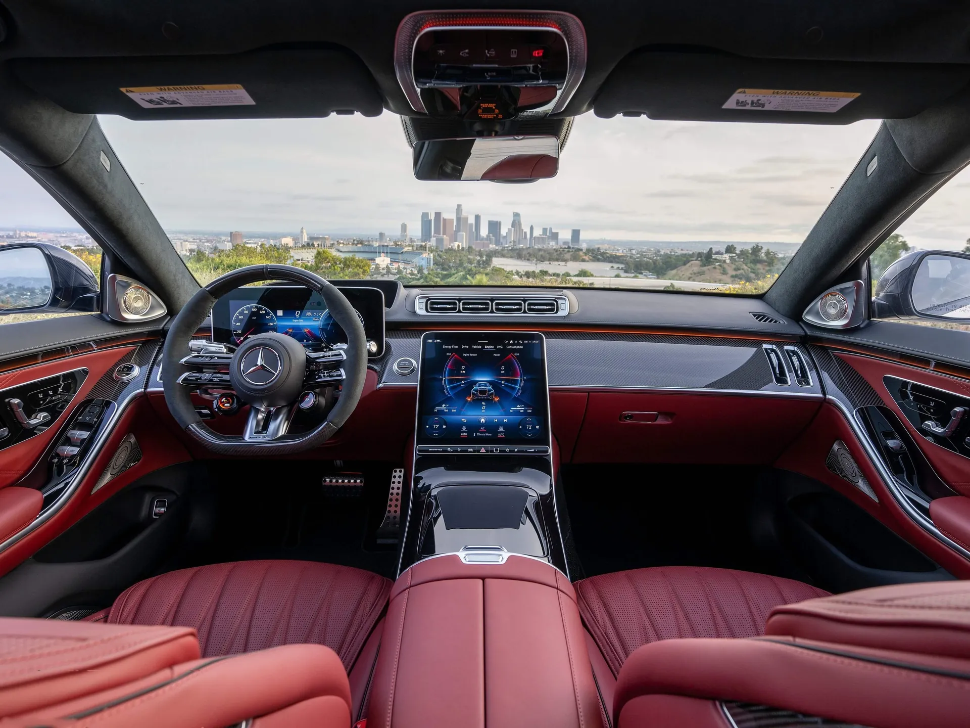Mercedes-Benz S63 AMG E Performance [US] (2024) – interiér