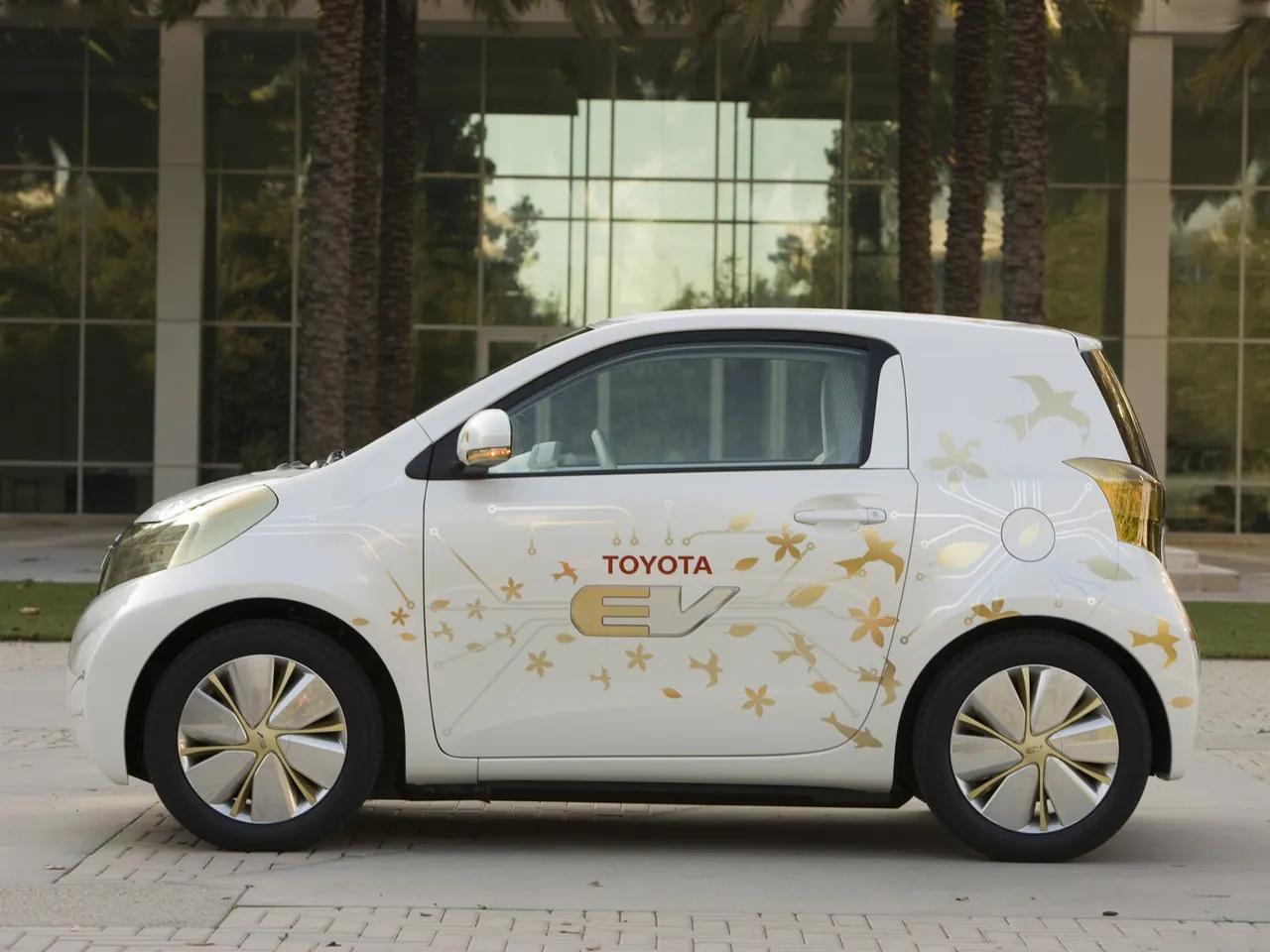 Toyota FT-EV Concept (2009) – boční profil