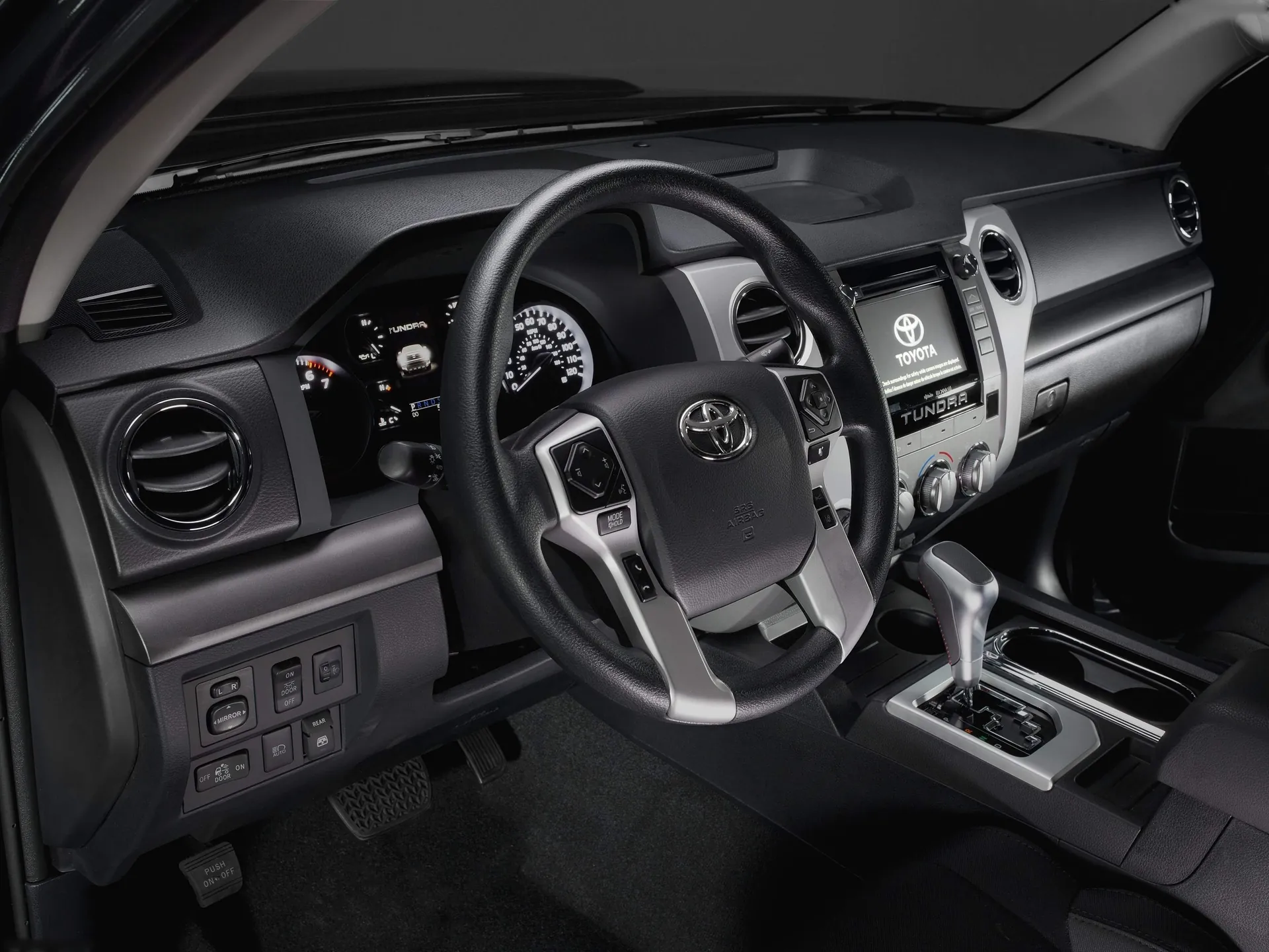 Toyota Tundra TRD Sport (2018) - Interior