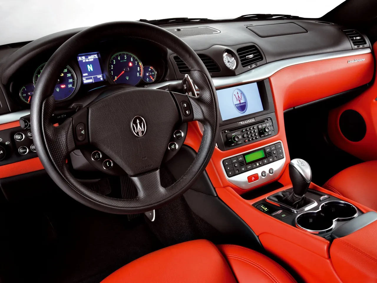 Maserati GranTurismo (2008) – interiér