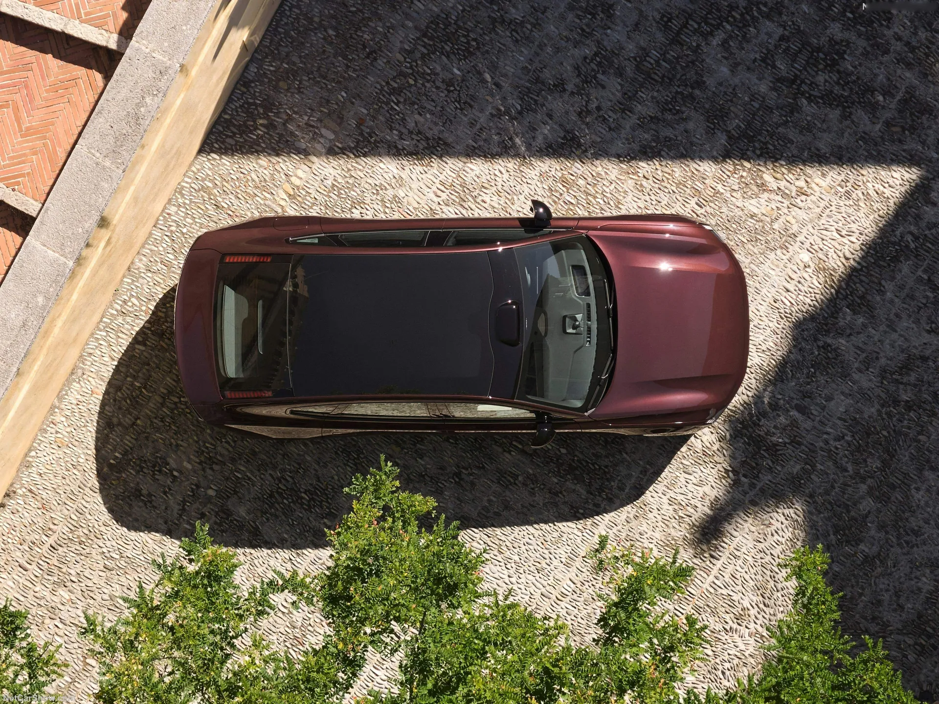 Volvo ES90 (2026) – pohled shora