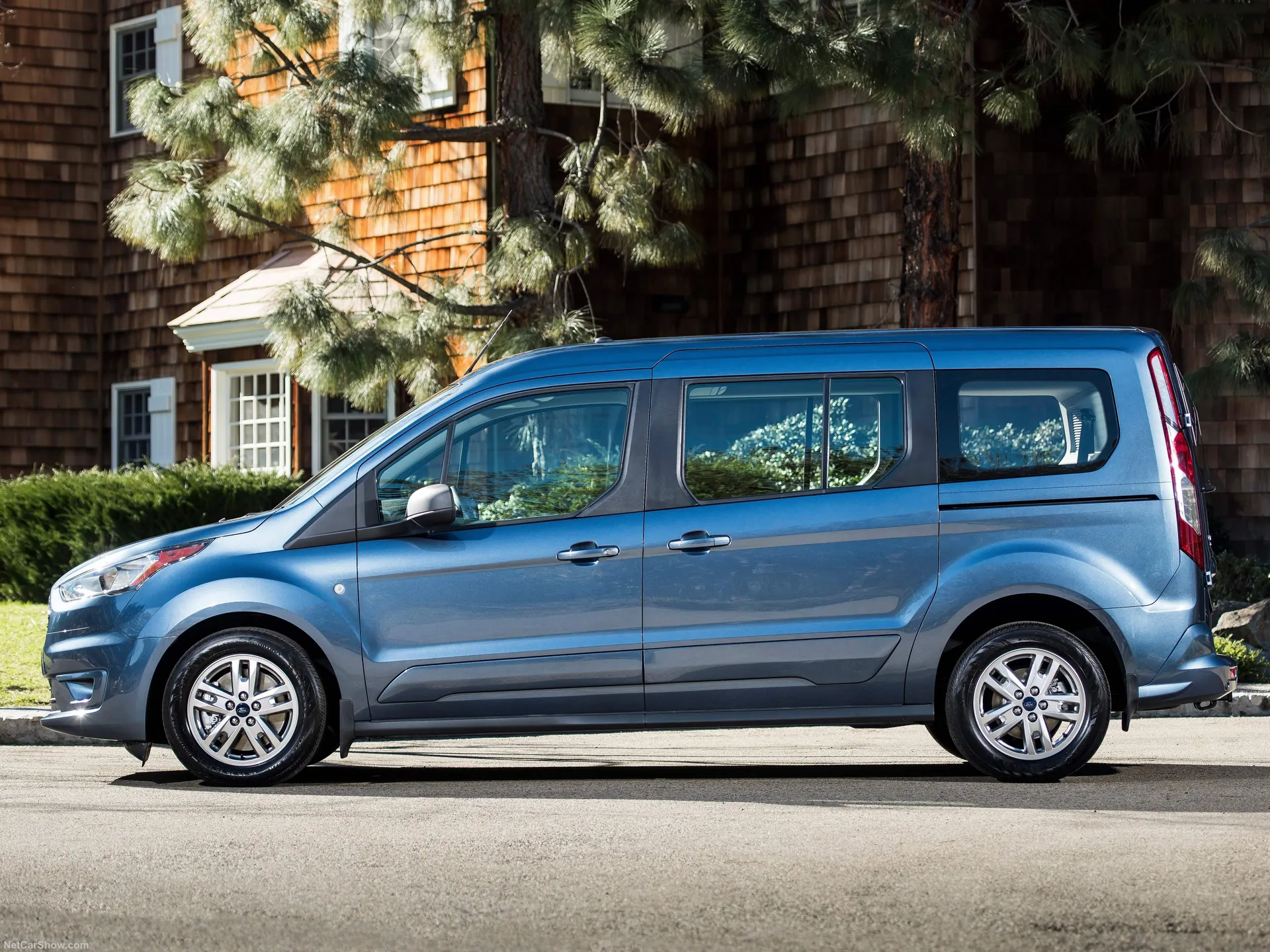 Ford Transit Connect Wagon (2019) – boční profil