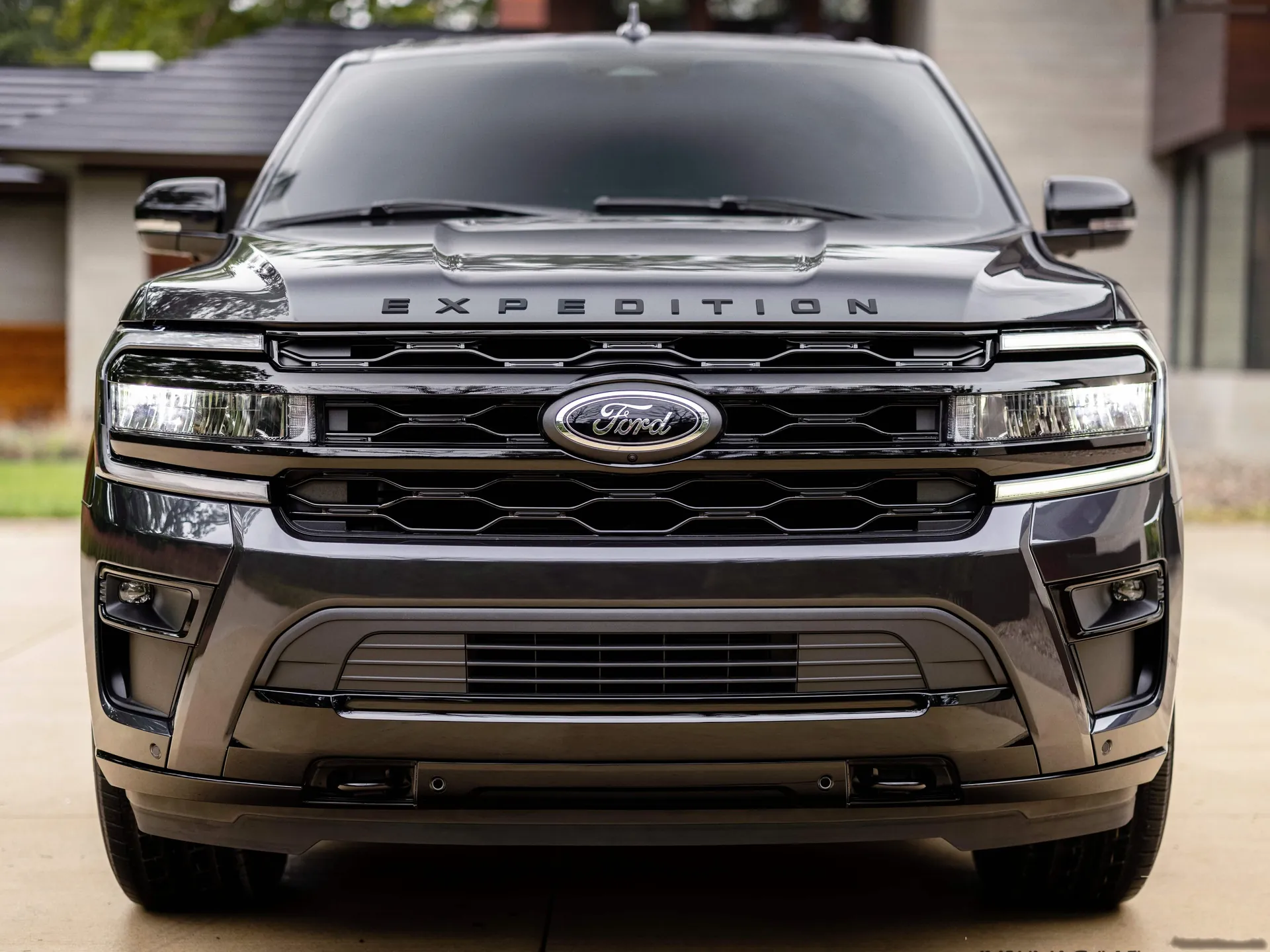 Ford Expedition (2022) - Front