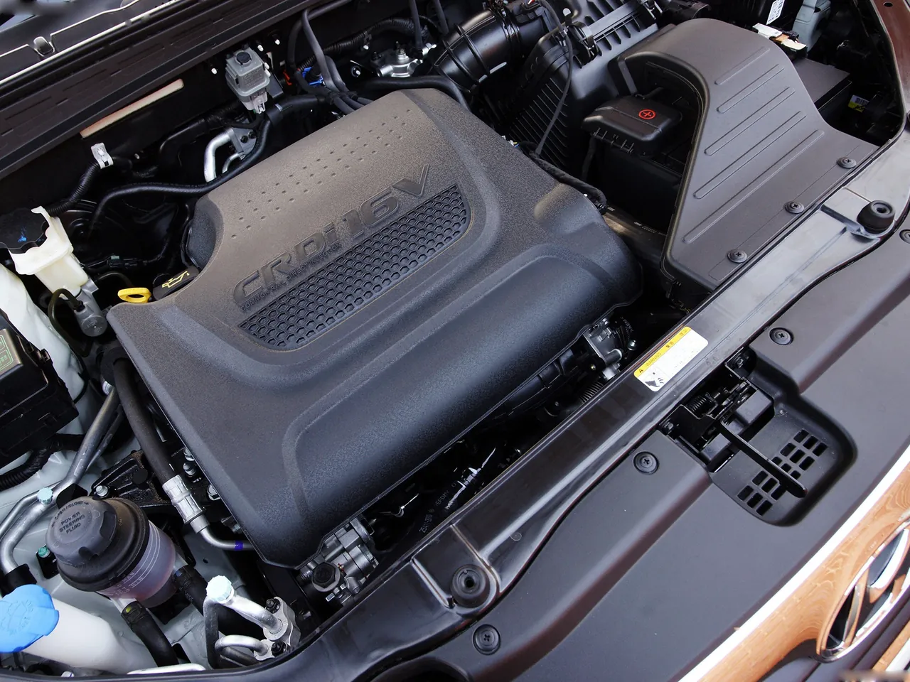 Hyundai Santa Fe (2010) – motorový prostor