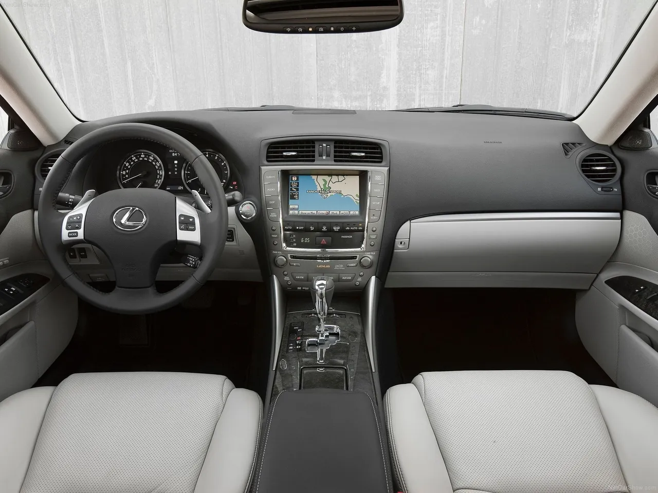 Lexus IS 350 (2011) – interiér