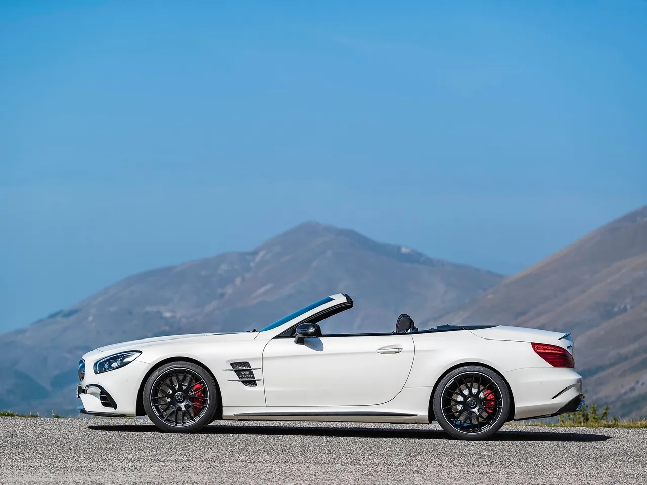 Mercedes-Benz SL63 AMG (2017) - Side Profile