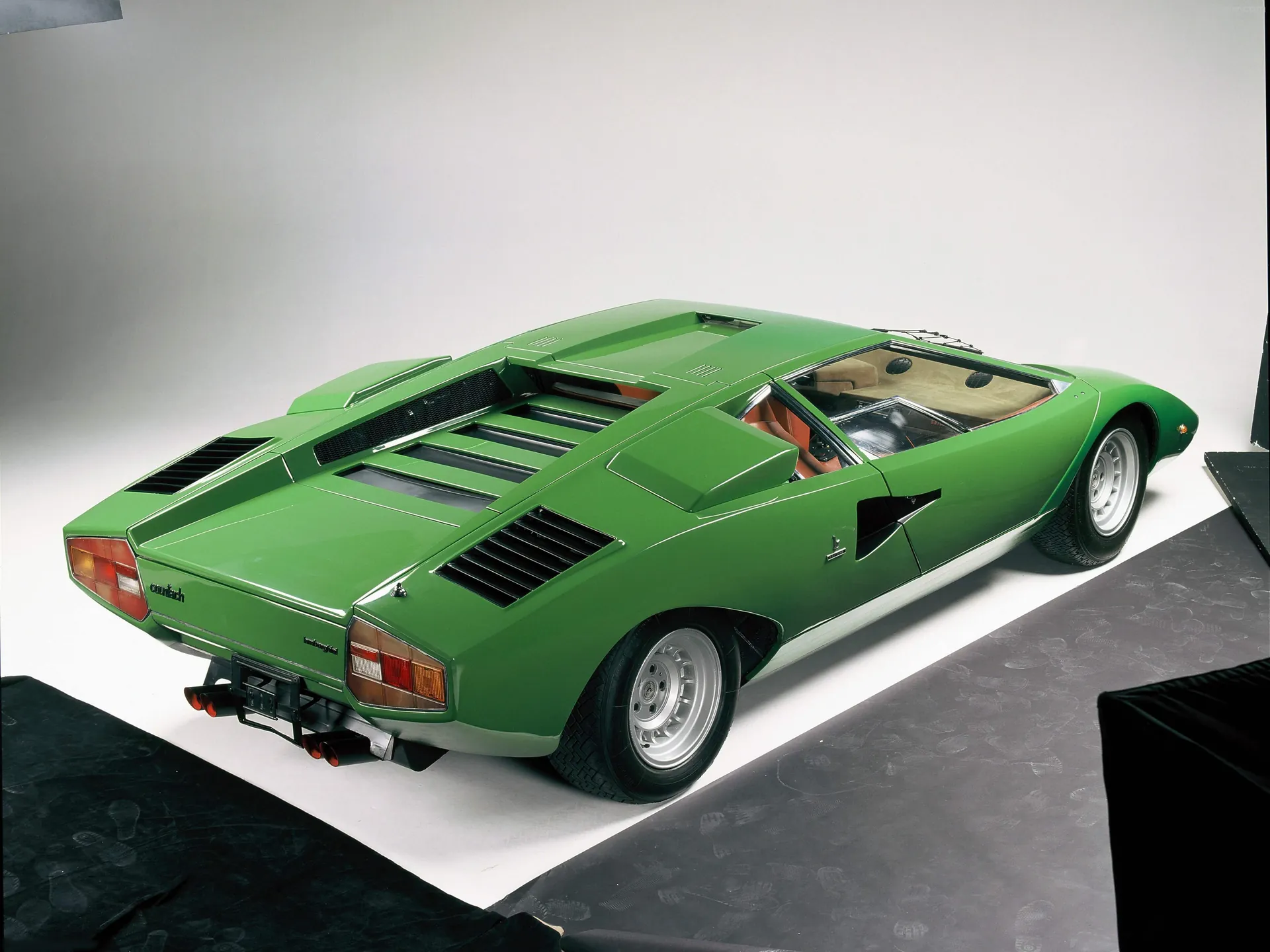 Lamborghini Countach LP 400 (1973) – zadní tříčtvrteční pohled