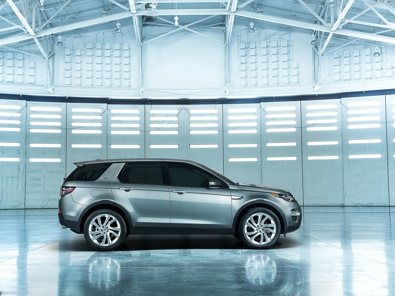 Land Rover Discovery Sport (2015) – boční profil