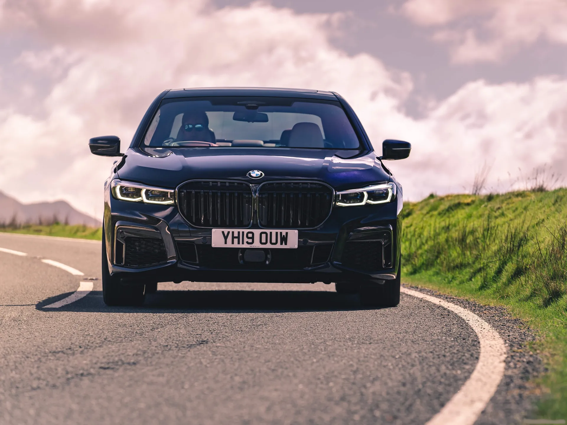 BMW 7-Series [UK] (2020) – zepředu
