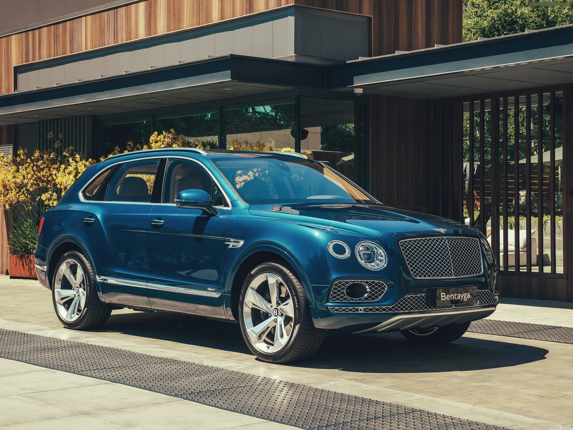 Bentley Bentayga Hybrid (2019)