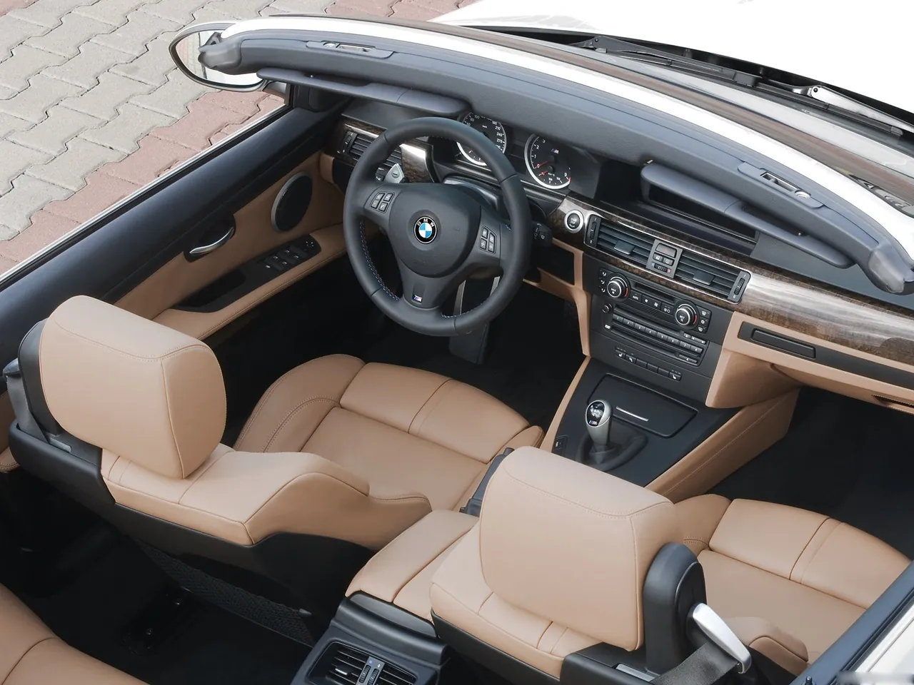 BMW M3 Convertible (2009) – interiér