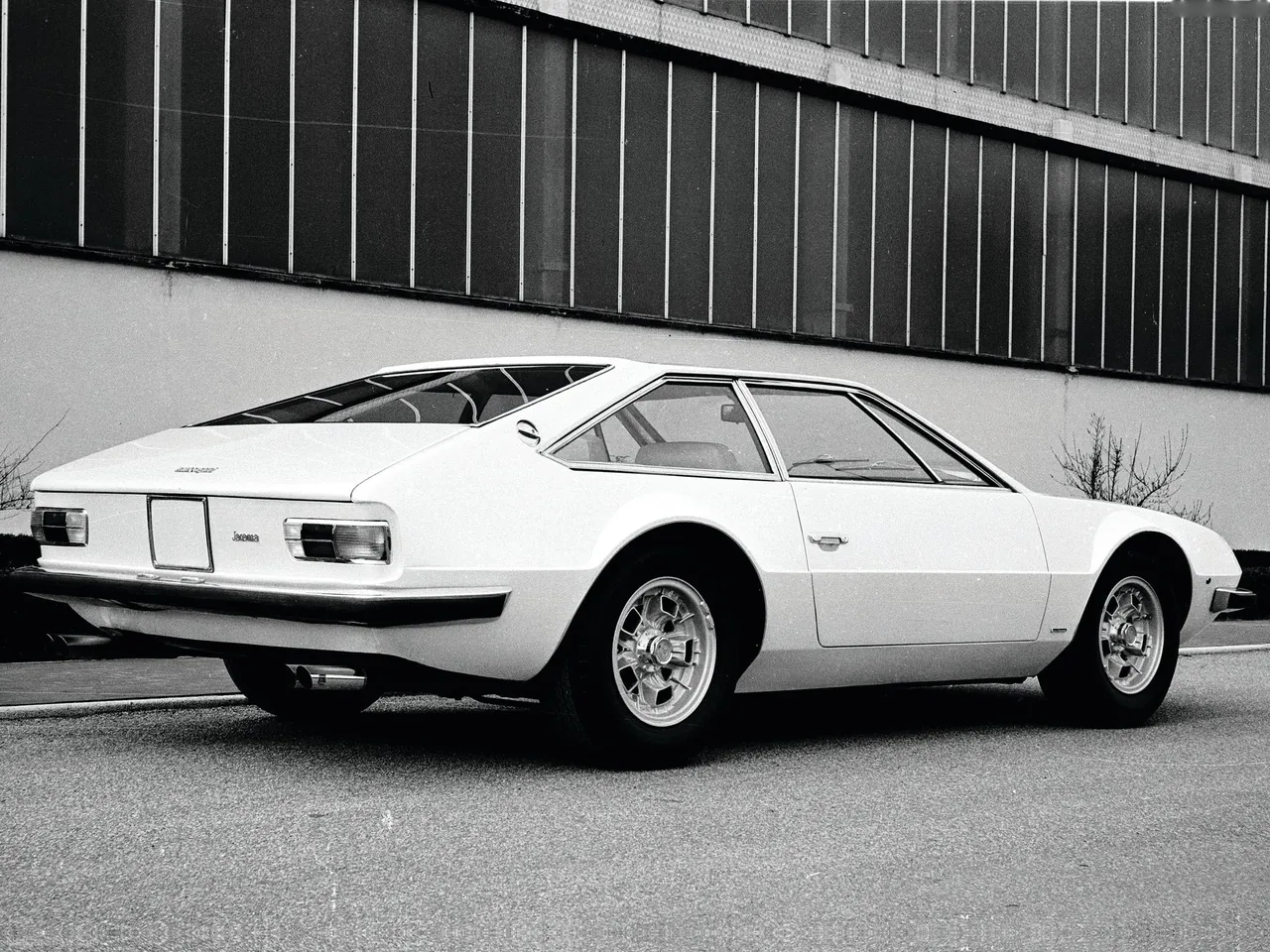 Lamborghini Jarama (1973) – zadní tříčtvrteční pohled