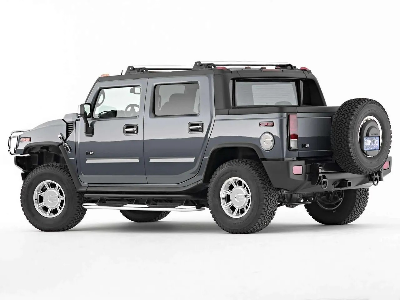 Hummer H2 SUT (2005) – zadní tříčtvrteční pohled
