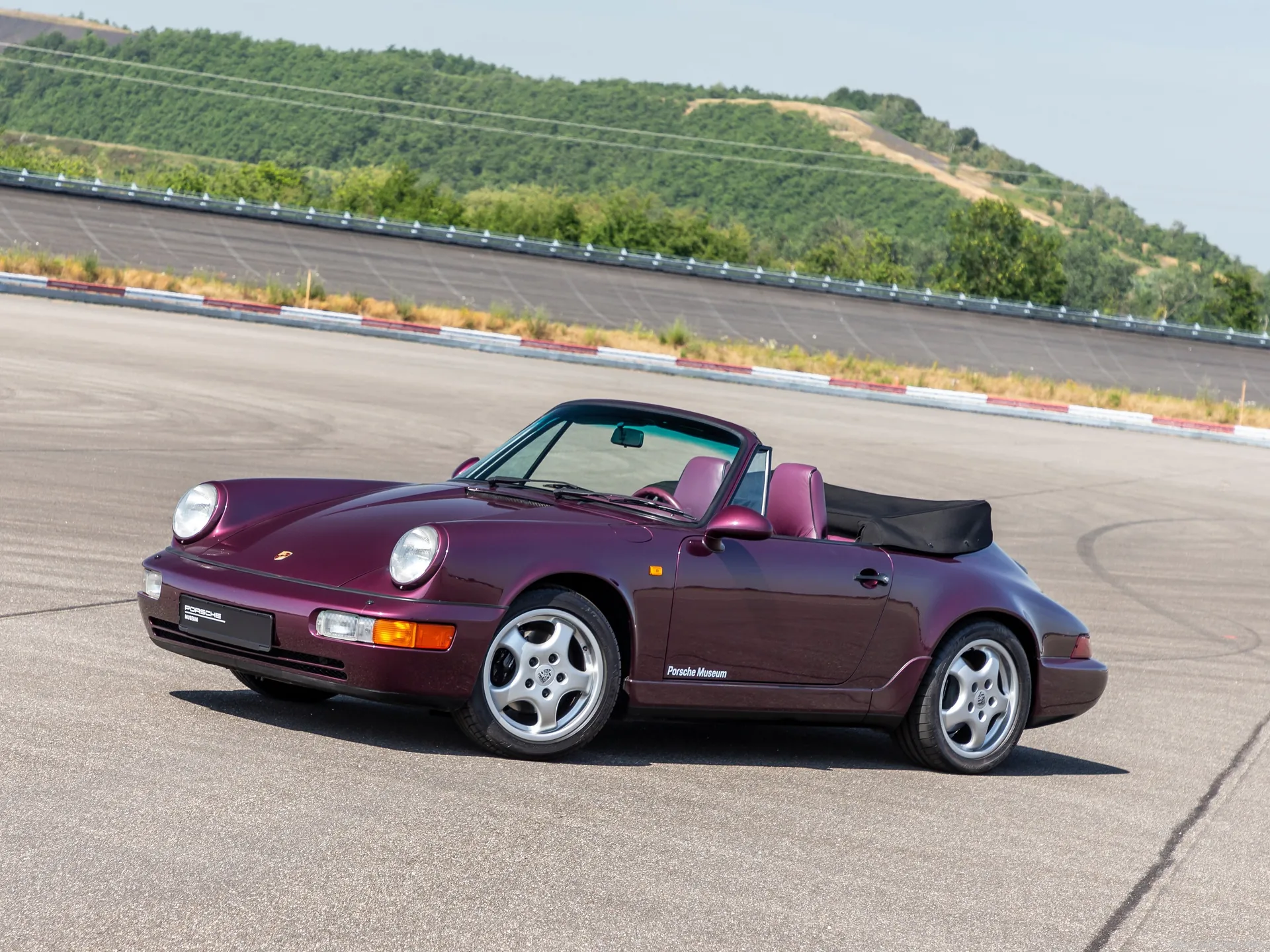 Porsche 911 Carrera 2 Cabrio (1993)