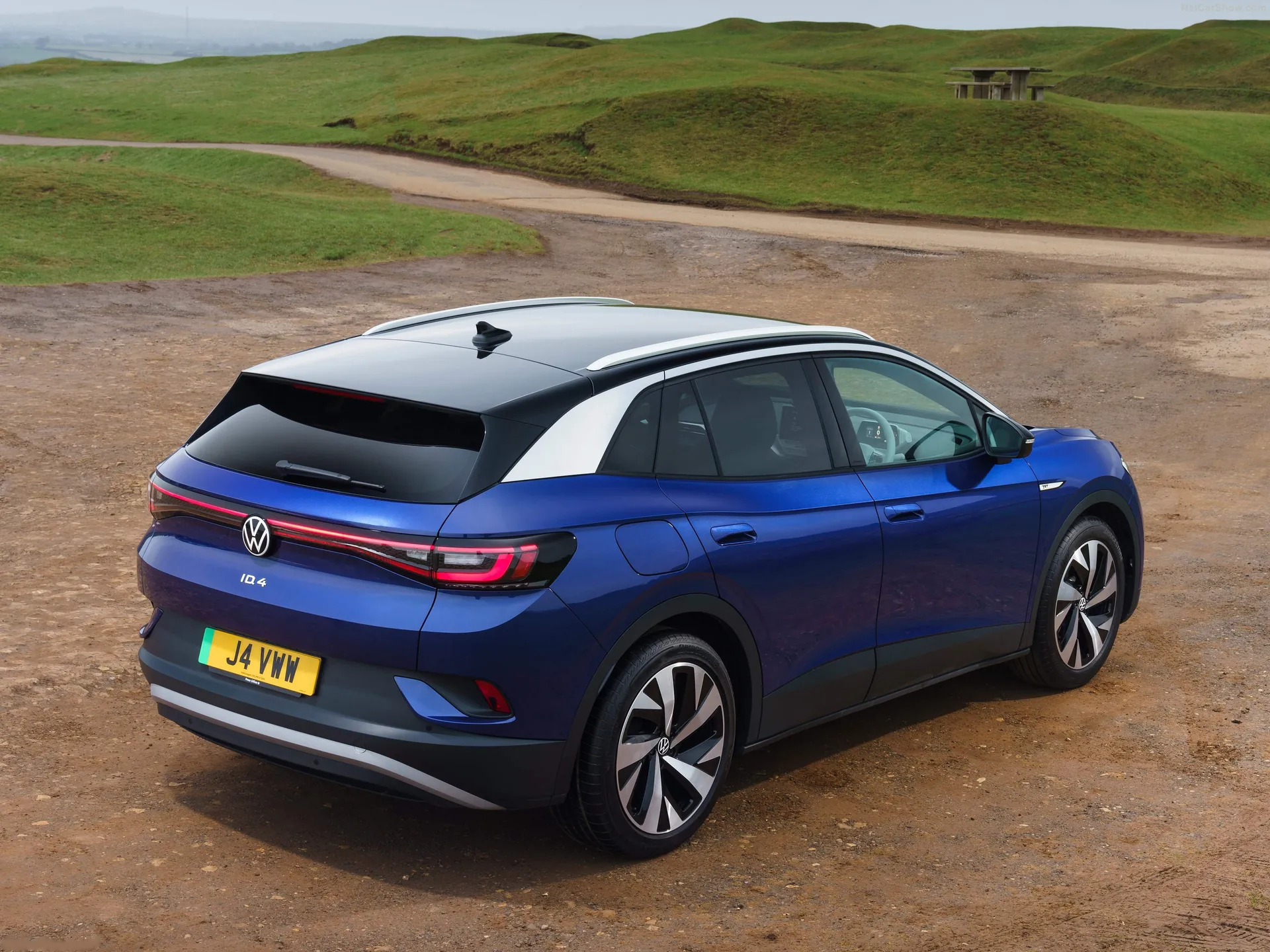 Volkswagen ID.4 1st Edition [UK] (2021) - Rear Three-Quarter