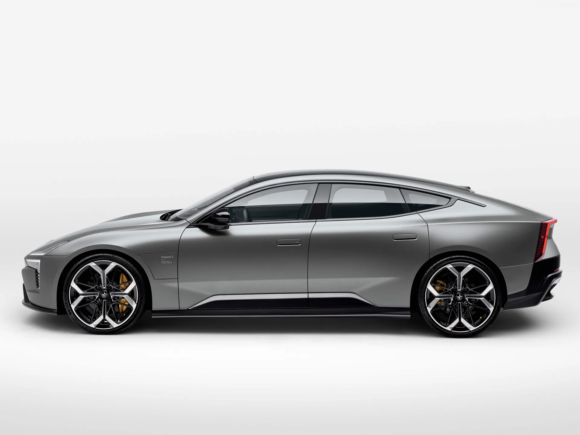 Polestar 5 (2026) – boční profil